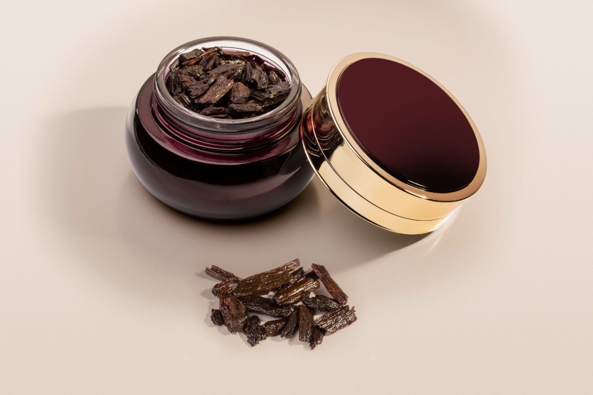 Incense of Traditional Arabian Fragrance Oudh Bakhoor