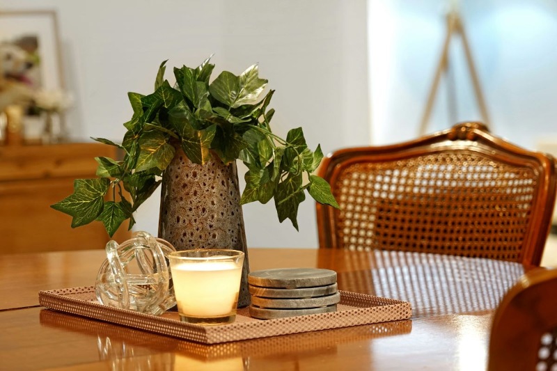Table Decorations as a housewarming gift