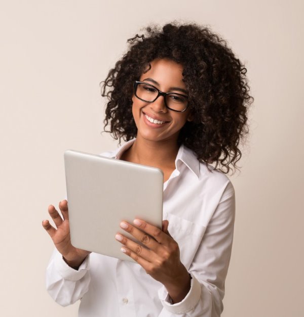 Amazon Fire HD 10 - A Tablet That Keeps Up With Her