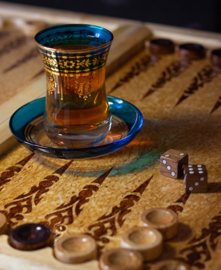 tawla game in the Middle East