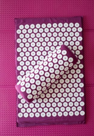TimeBeeWell - Eco-Friendly Acupressure Mat and Pillow Set