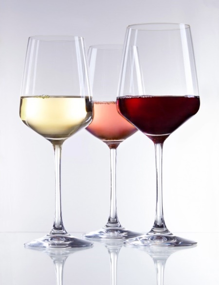 Set of Six Graceful Wine Glasses